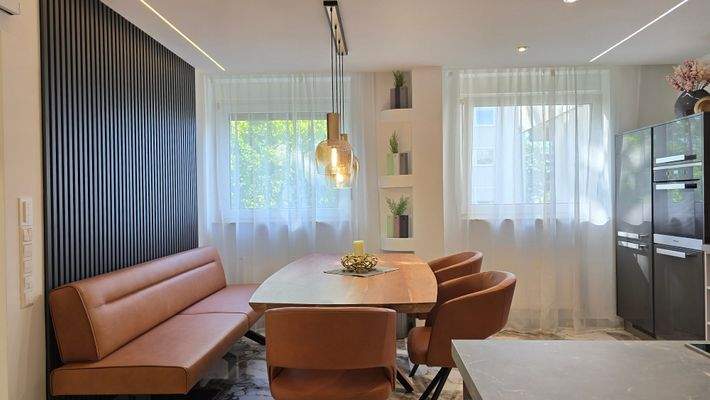 Offene Küche und Essbereich