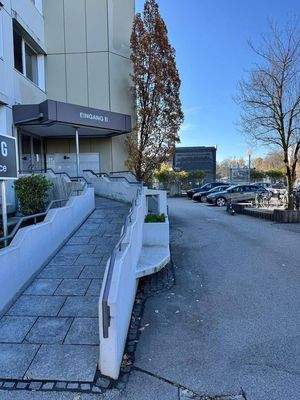 Hauseingang B mit Rampe