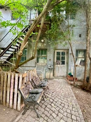 W Hinterhof Haus