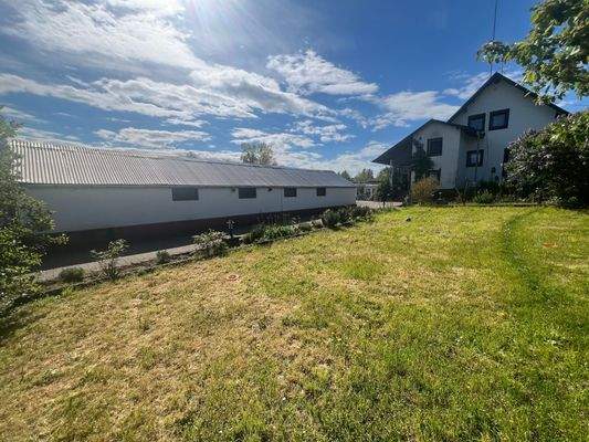 Nebengebäude 2 mit Hausansicht