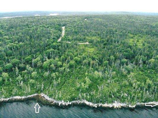 Blick auf das Land und Zufahrt