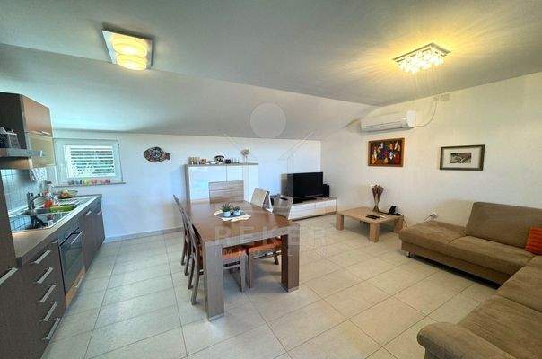 Gut ausgestattete, möblierte Wohnung mit herrlichem Ausblick