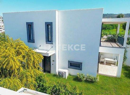 Sea and City view Apartments with Gardens in Central Bodrum