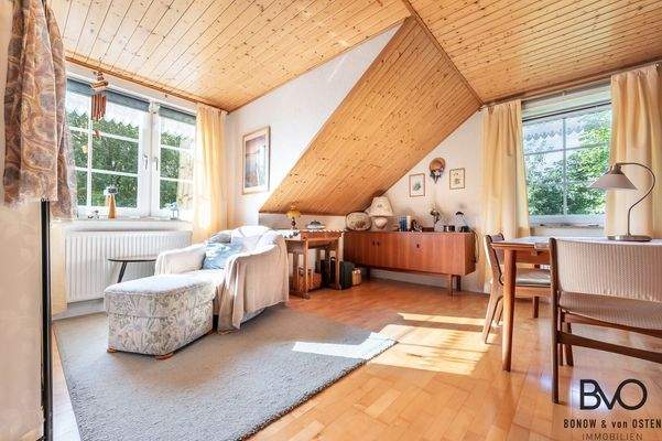 Großes Wohn-/ Schlafzimmer