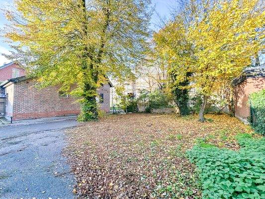 angrenzendes Grundstück