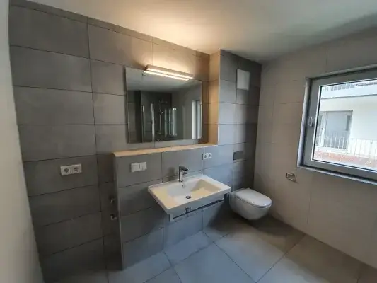 AUSSTATTUNGSBEISPIEL BAD