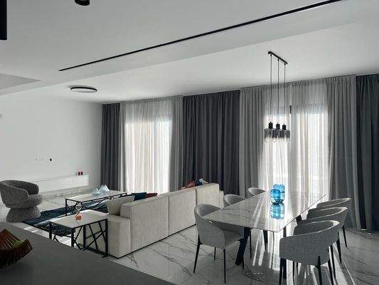 Wohnzimmer mit Essbereich