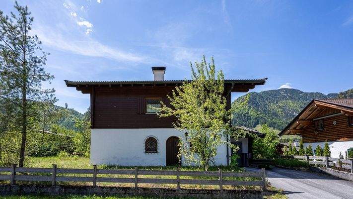 KITZIMMO-Haus mit zusätzlichem Baugrund kaufen - Immobilien St. Ulrich am Pillersee.