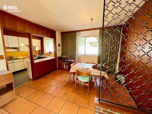 Esszimmer mit Küche