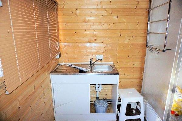 Sanitärhaus innen (2).JPG