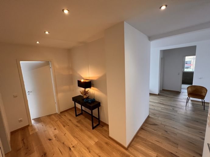 PENTHOUSE / NEUBAU mit 2 x TERRASSEN / 2 x BÄDER + GÄSTE-WC / 50 m² Wohnen / Schlafen mit Ankleide / TIEFGARAGE / DIREKT VOM BAUTRÄGER