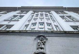 Fassade unter Denkmal