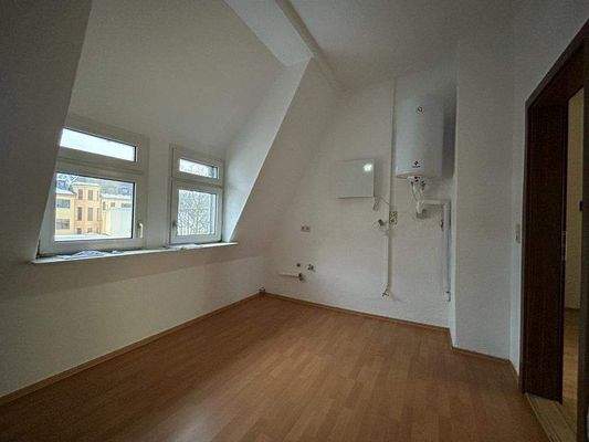 Küche mit neuem Boden.jpg