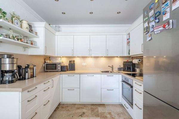 hochwertige Einbauküche