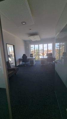 Büro 2.jpg