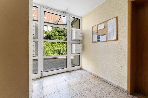 1052-04 Eingangsbereich.jpg