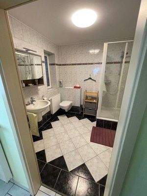 Badezimmer Einliegerwohnung KG