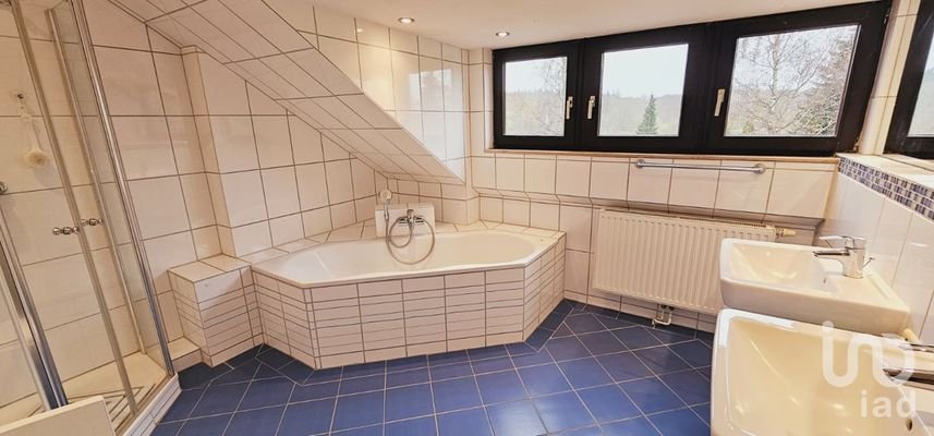 45 Badezimmer DG
