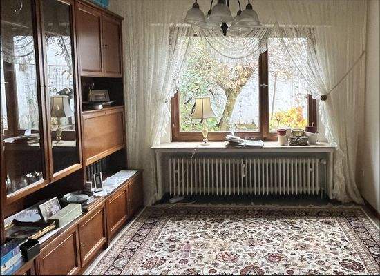 Hinterhaus: Helles Wohnzimmer mit Blick ins Grüne