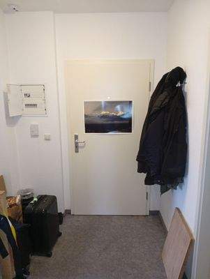 Flur mit Wohnungstür