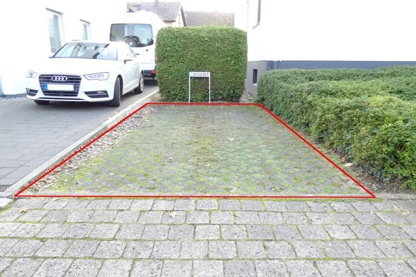 Besucherparkplatz am Haus