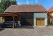 Blick auf Scheune und Garage