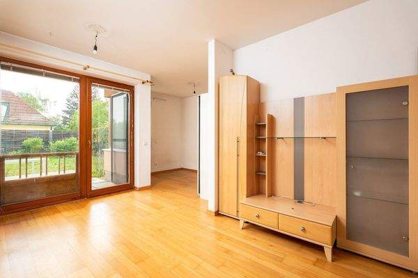 Wohnzimmer- u. Schlafbereich