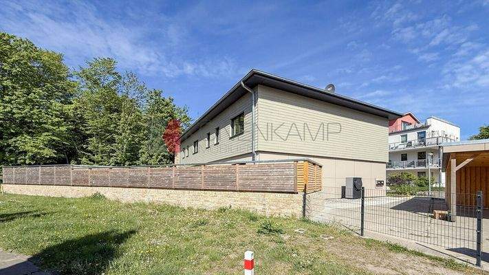 Haus und Carport/Schuppen