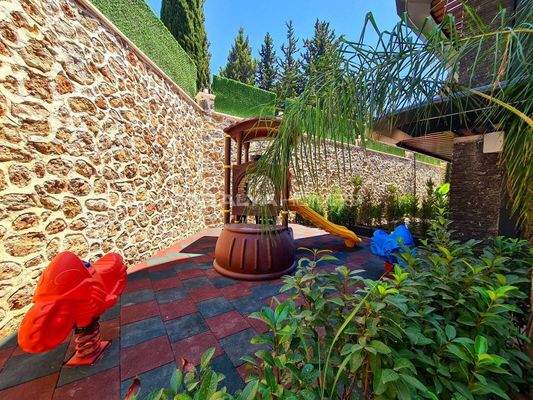 City-View Flats in a Complex near Amenities in Alanya Antalya