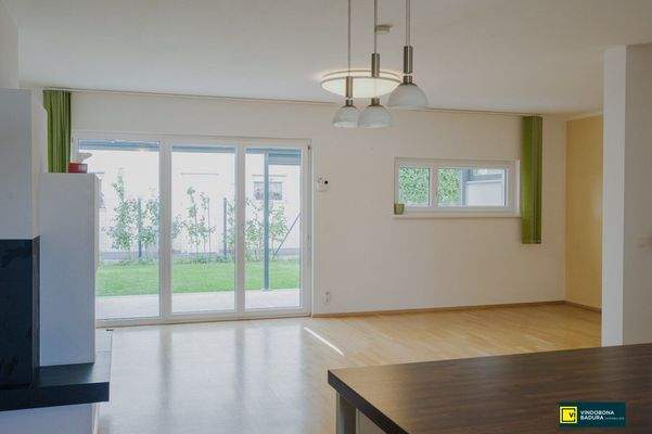 Blick zur Terrasse/Garten