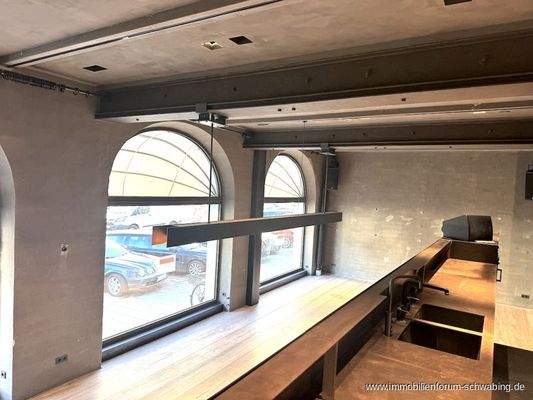 Weitläufiger Showroom