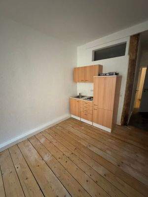 Wohnzimmer mit Kochnische