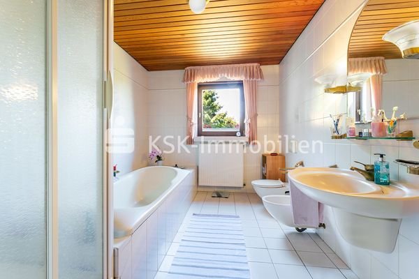 105086 Badezimmer Erdgeschoss