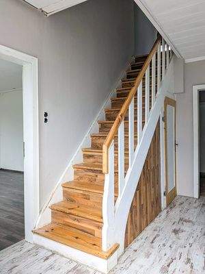 Diele und Treppenhaus EG