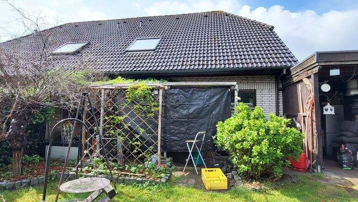 Hausansicht vom Garten.jpg