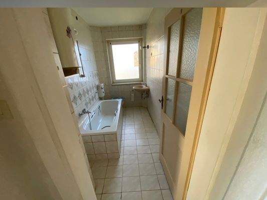 Tageslichtbad (Wohnung OG links)