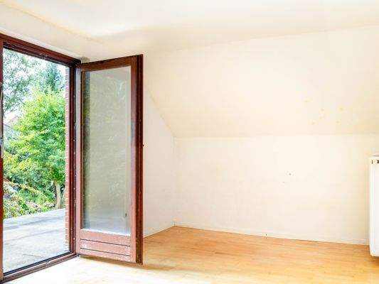 Schlafzimmer mit ehemaliger Dachterrasse 