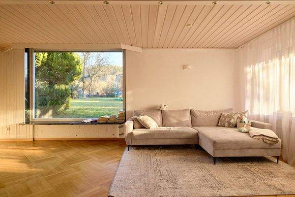 Blick in das Wohnzimmer im EG 