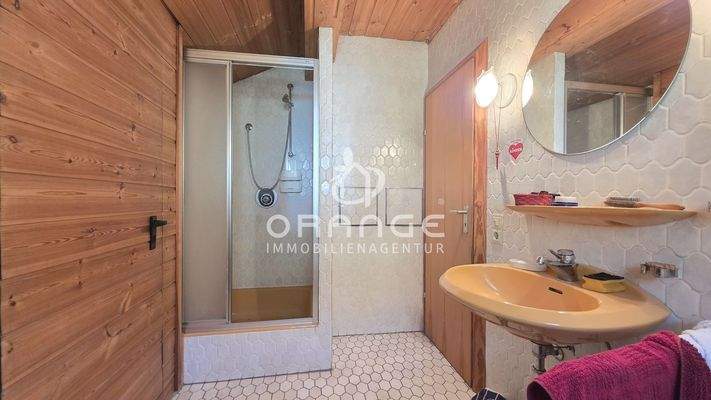 DG Badezimmer m. Dusche