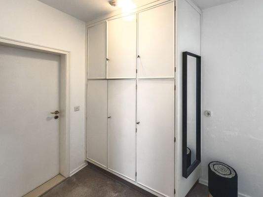 Einbauschrank im Flur