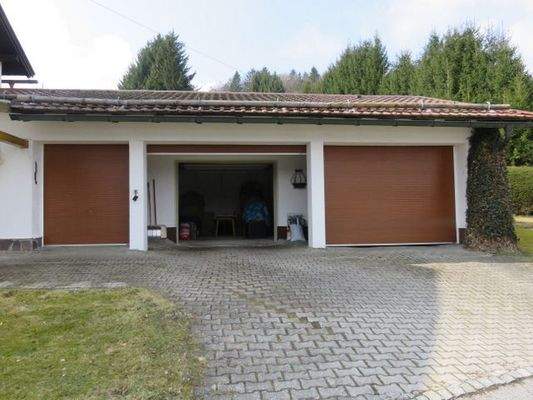 2 Garagen und eine Werkstatt mit dabei