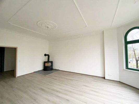 Wohnzimmer mit Kamin