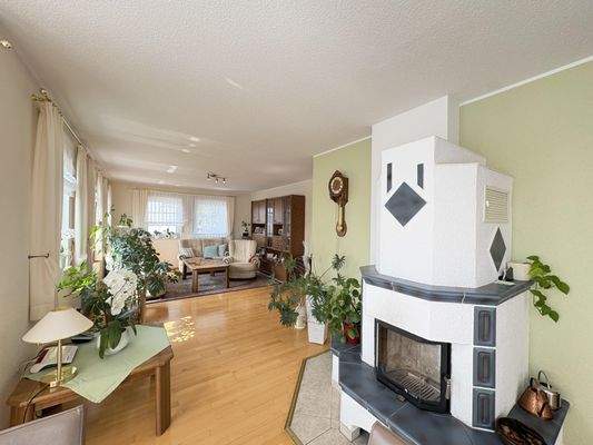 Wohnzimmer mit Kamin