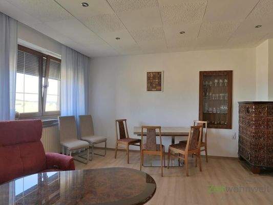 Esstisch im Wohnzimmer