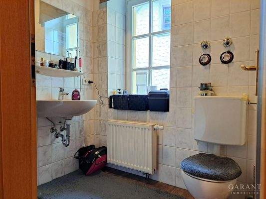 Badezimmer erstes Obergeschoss rechts