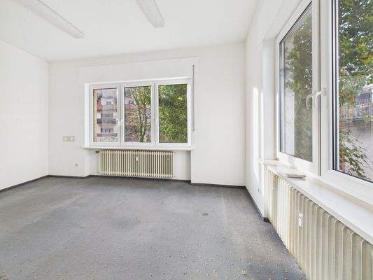 Büro oder Gemeinschaftraum vom Ladenlokal