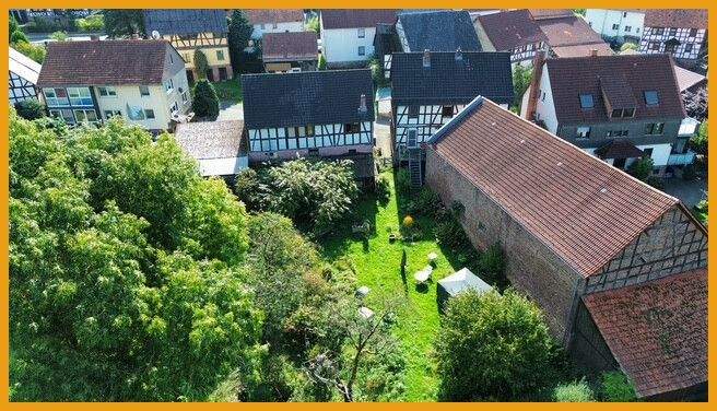 Hinteransicht mit Blick in den Garten