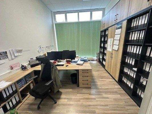 Büro 3.jpg