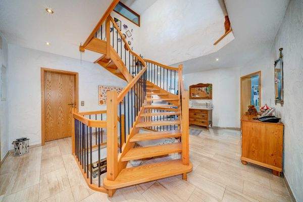 Hauptwohnung - Treppenhaus