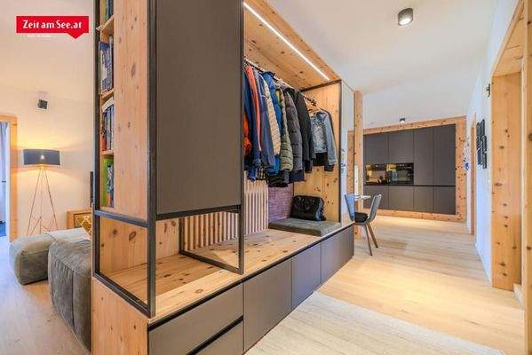 Garderobe mit versteckten Funktionen